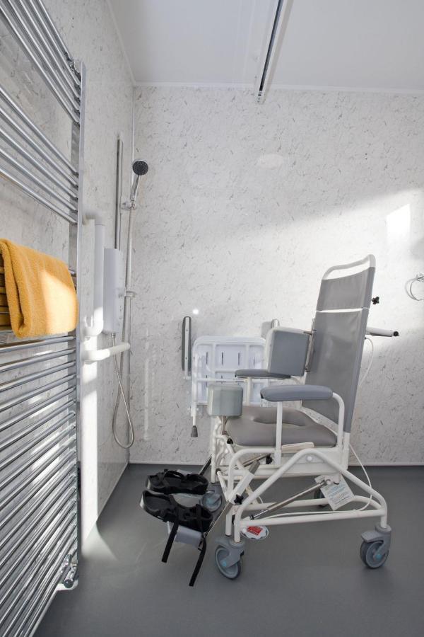 Hilda'S Retreat Accessible Wheel Chair Friendly With Hoist Poole Exteriér fotografie