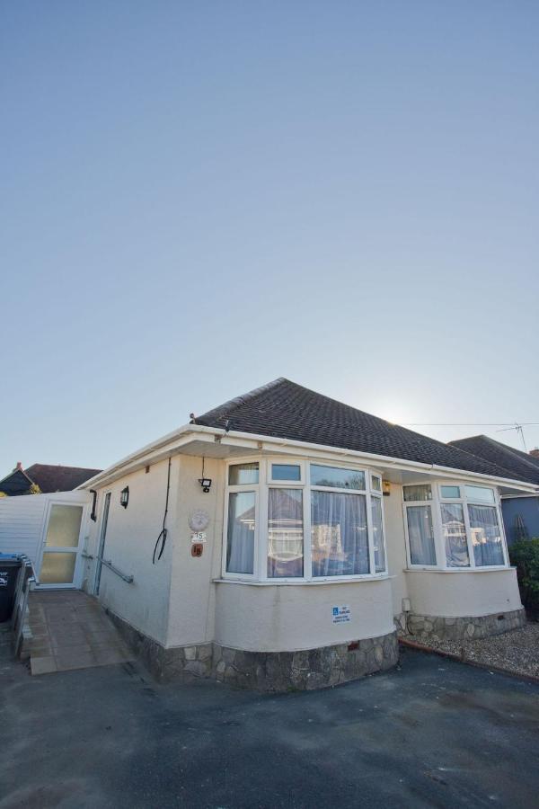 Hilda'S Retreat Accessible Wheel Chair Friendly With Hoist Poole Exteriér fotografie