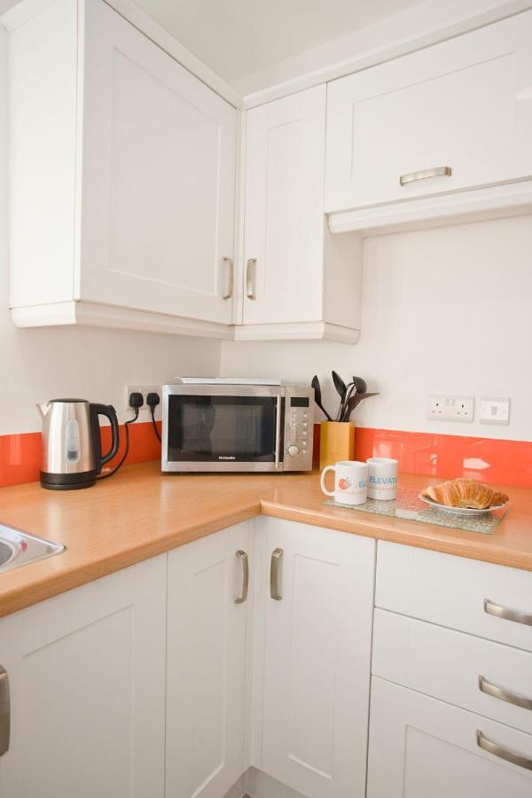 Hilda'S Retreat Accessible Wheel Chair Friendly With Hoist Poole Exteriér fotografie