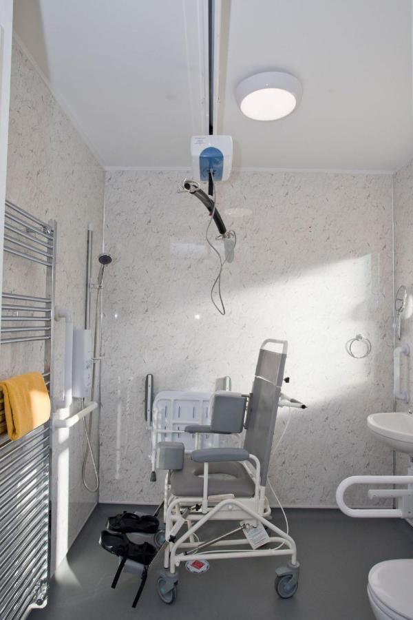 Hilda'S Retreat Accessible Wheel Chair Friendly With Hoist Poole Exteriér fotografie