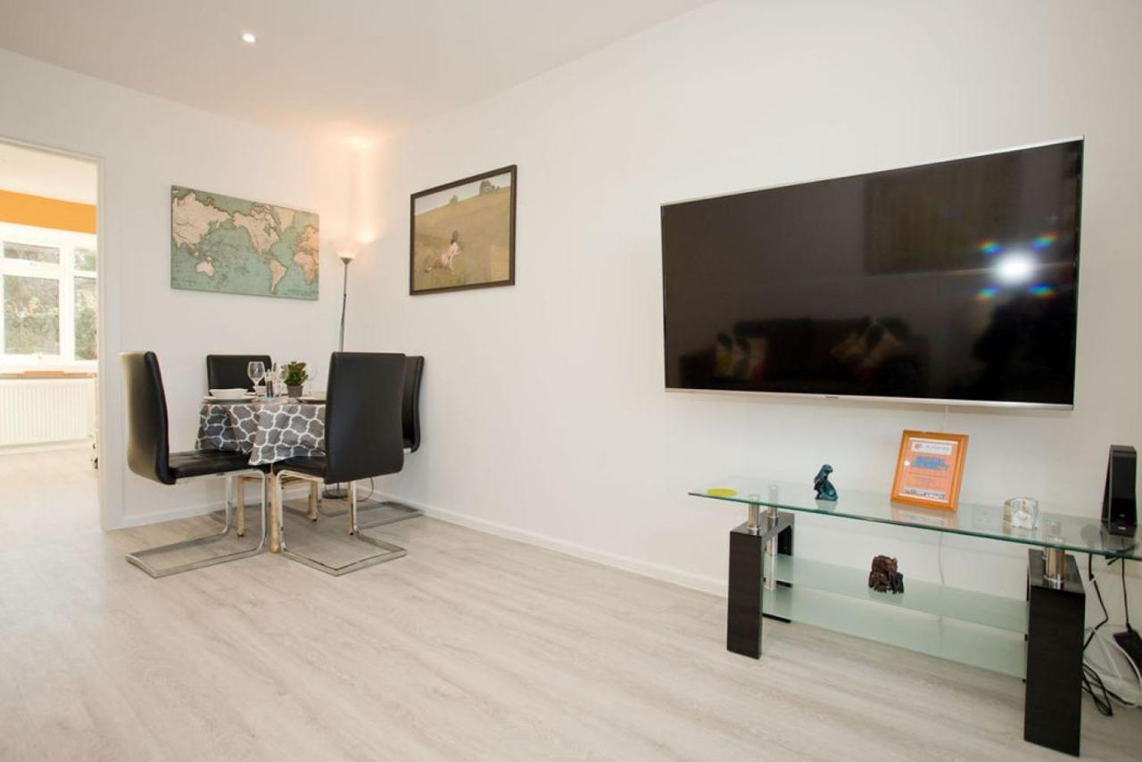 Hilda'S Retreat Accessible Wheel Chair Friendly With Hoist Poole Exteriér fotografie