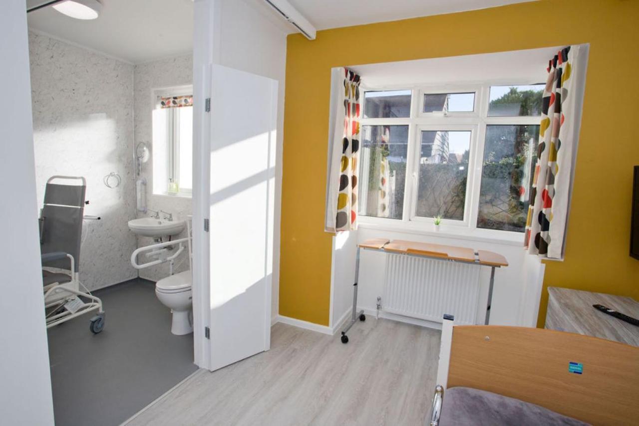 Hilda'S Retreat Accessible Wheel Chair Friendly With Hoist Poole Exteriér fotografie