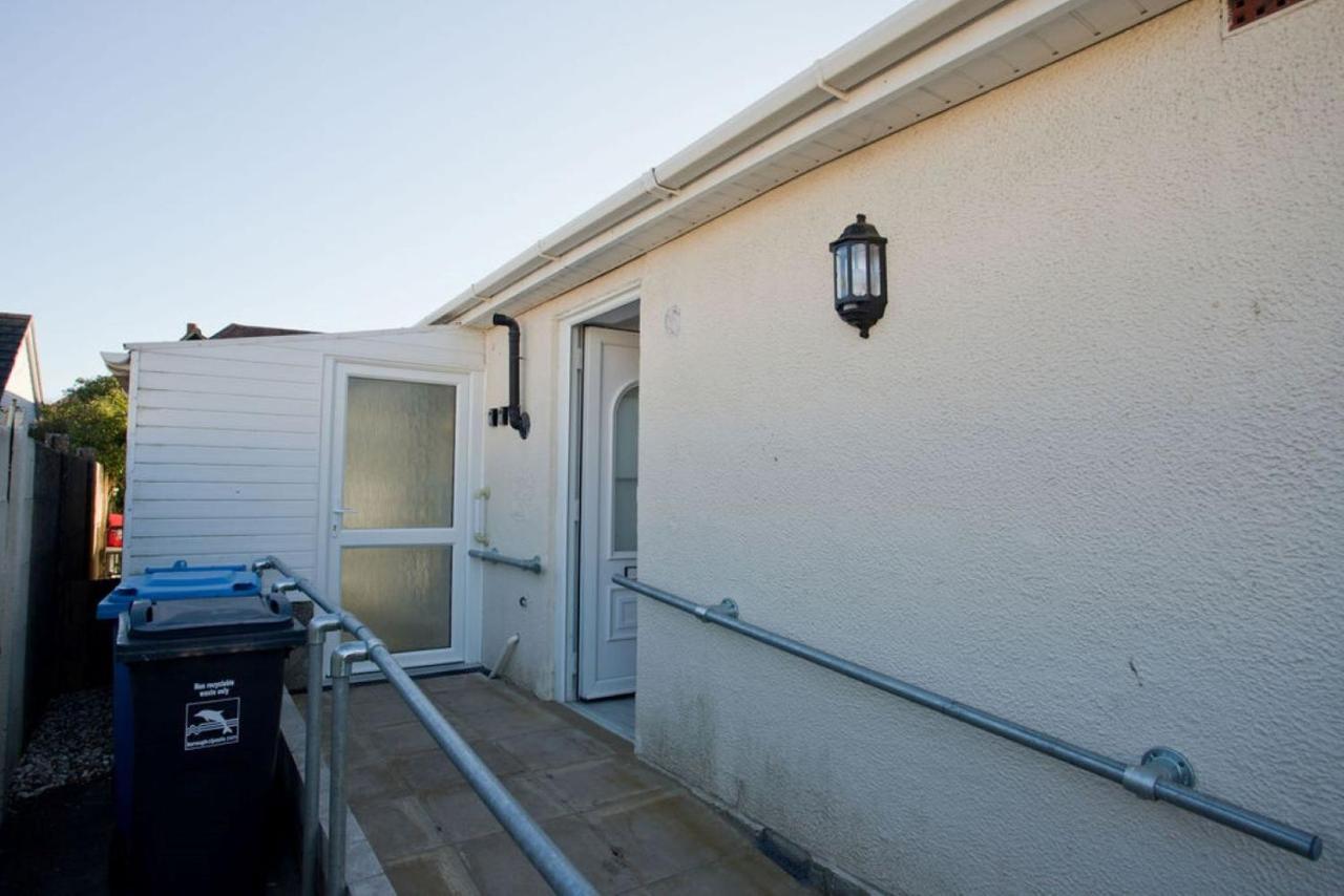 Hilda'S Retreat Accessible Wheel Chair Friendly With Hoist Poole Exteriér fotografie