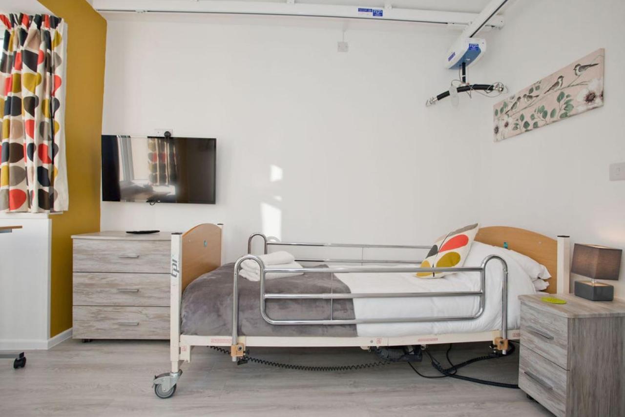 Hilda'S Retreat Accessible Wheel Chair Friendly With Hoist Poole Exteriér fotografie